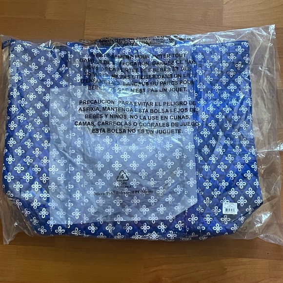 Vera Bradley-Vera Tote - Picture 3 of 4